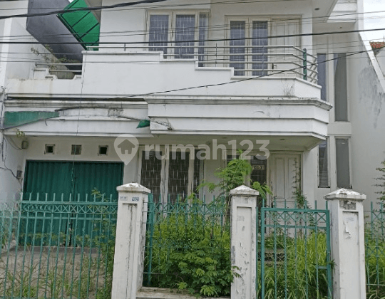 Rumah di Kav Dki Jakarta Barat Butuh Renovasi Strategis Rumah di Kav Dki Jakarta Barat Butuh Renovasi Strategis