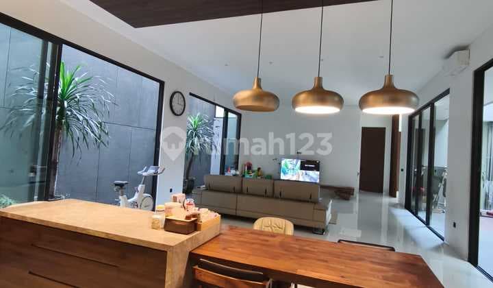 Rumah Mewah Modern Cluster Exlusif di Komplek Singgasana Pradana
