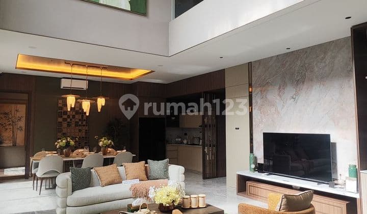 Rumah Mewah di Cluster Hillary Summarecon Bandung