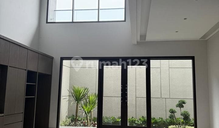 Rumah Baru Cantik Siap Huni di Setra Duta