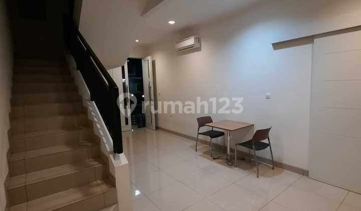 Minimalist House in Amanda Cluster Summarecon Bandung