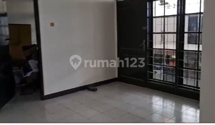 Spacious House in Taman Kopo Indah Tki 1 Bandung