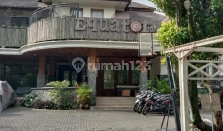Rumah Besar Terawat Strategis di Sulanjana Dago Bandung
