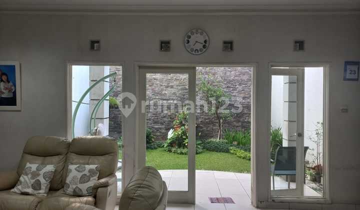 Rumah Terawat Siap Huni di Singgasana Pradana Bandung