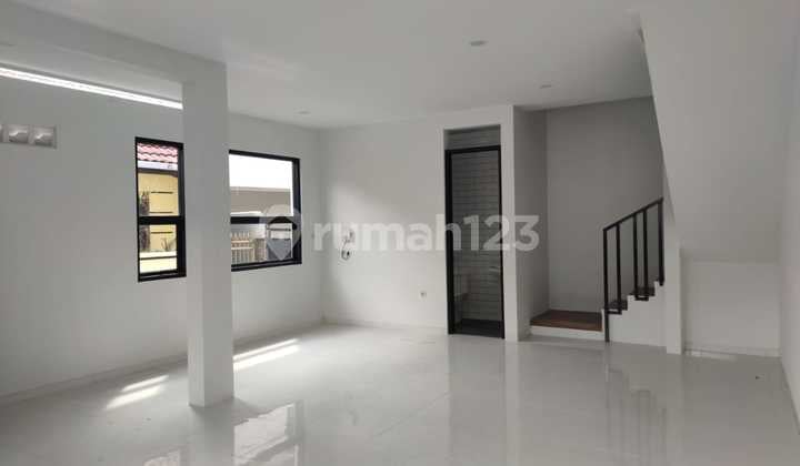 Rumah Baru Minimalis 2 Lantai di Komplek Leuwisari Bandung
