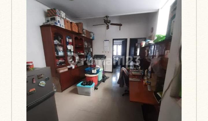 Dijual Rumah Tanjung Duren, Lt. 77M2, 4Kt, 2.5 Lantai, Semifurnish Bagus, Jakarta Barat