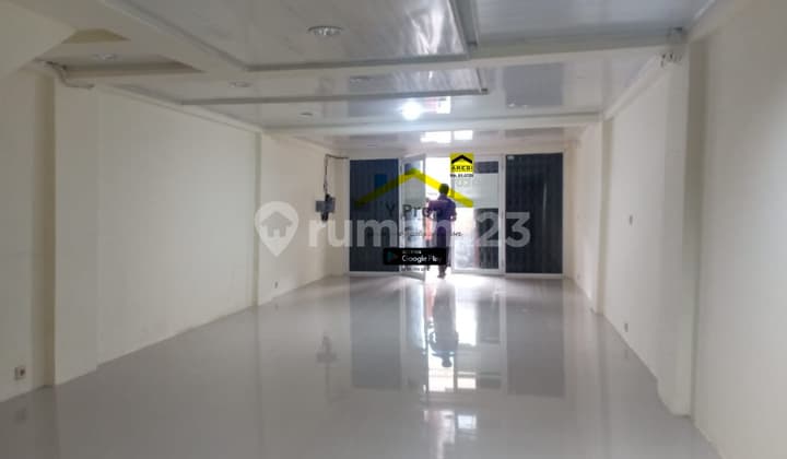 Rent a Shop House in Commercial Zone, Neat, 4 Floors on Jl Biak Raya, Cideng, Central Jakarta