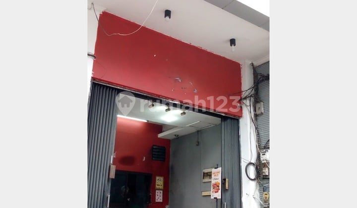 For Rent, 1st Floor Commercial Space on Tanjung Duren Raya (Main Road), Size 4.5x15, Suitable for Salon, Therapy House, etc., West Jakarta. For Rent, 1st Floor Commercial Space on Tanjung Duren Raya (Main Road), Size 4.5x15, Suitable for Salon, Therapy House, etc., West Jakarta.