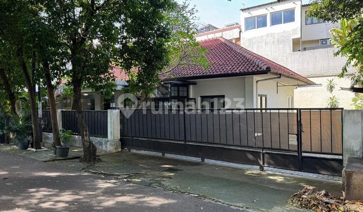 Rumah Lokasi Premium Jl. Tulodong Bawah, Jakarta Selatan