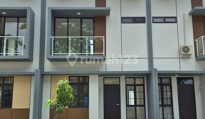 Rumah 2 Lantai royal SentraLand BTP type boulevar makassar