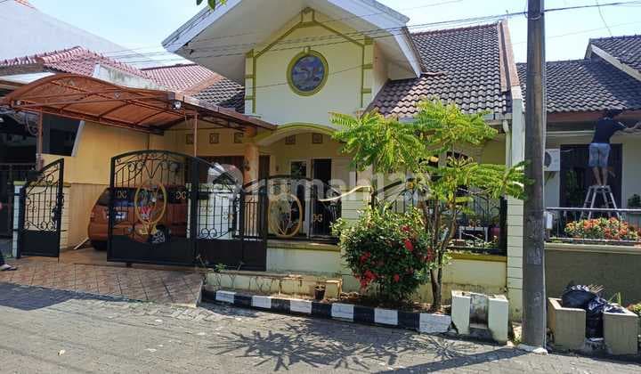 Rumah Dua Lantai di Karangrejo Banyumanik