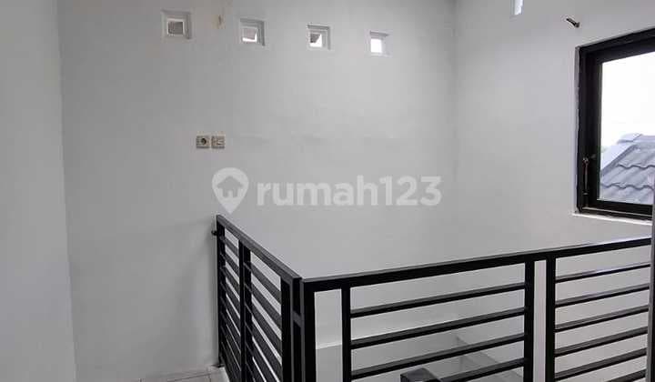 Ready-to-Occupy House for Sale, 1.5-Story Building at P4 Pudakpayung, Banyumanik