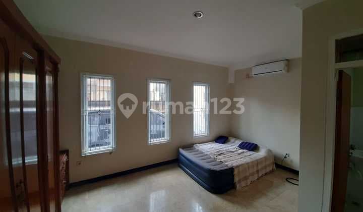 Rumah Bagus Minimalis di Tomang