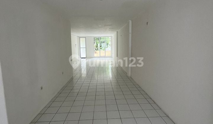 Shop House in Taman Daan Mogot, Strategic Location