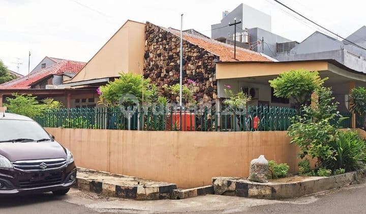 Rumah Hoek Selatan Timur Hitung Jual Tanah