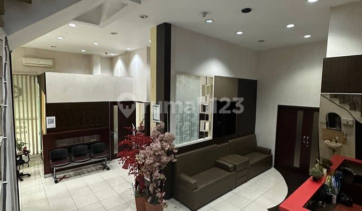 Dijual ruko gandeng 3,5 lantai cocok untuk klinik