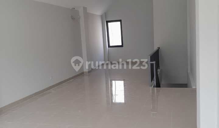 Disewa ******** Dicitra 8 Sunset Avenue Hadap Danau