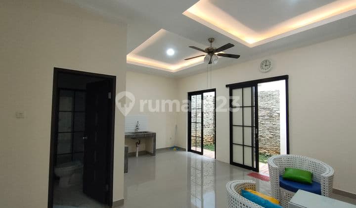 Di jual rumah 2 lantai di sentul city bagus siap huni harga nego
