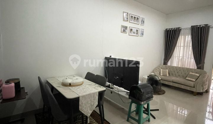 DIKONTRAKAN RUMAH 2 LANTAI FURNISH TINGGAL BAWA KOPER SENTUL CITY