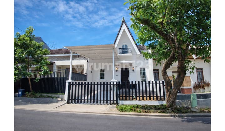 Dijual Rumah Bagus Baru Renovasi Harga Murah Venesia Sentul City