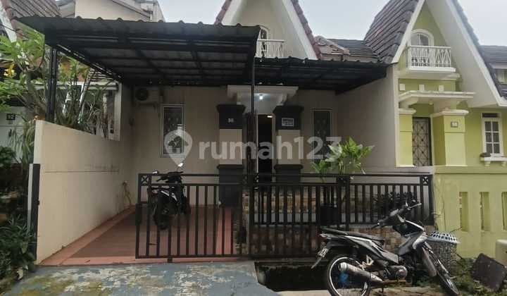 DISEWA RUMAH TAHUNAN FURNIS BAGUS HARGA NEGO CARPORT SENTUL CITY