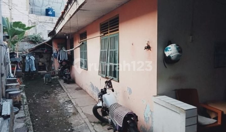 Rumah Dekat Perkantoran Cocok untuk Kos Kosan