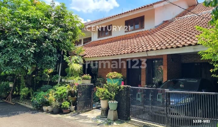 For Sale Well-Maintained House Ready to Occupy Attractive Price in Rengas Ciputat