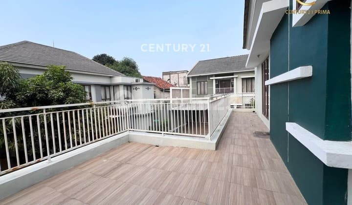 A well-located, cozy home ready to occupy in Bintaro Sector 9 is for sale.
