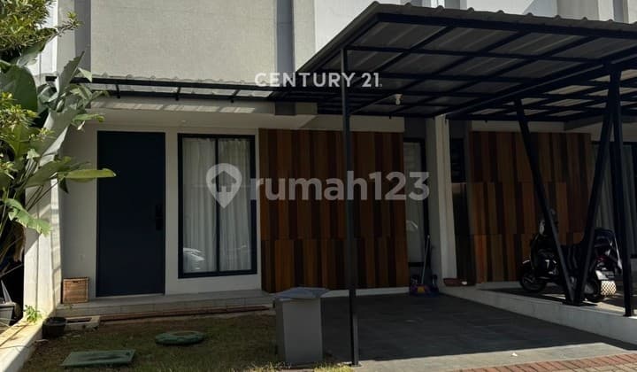 For Rent Per Year, Ready-to-Occupy House in Strategic Location in Bintaro