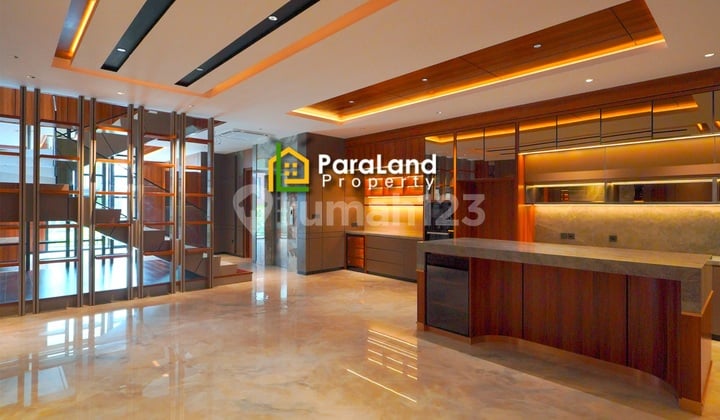 Rumah Baru di Lengkapi Lift, Kolam Renang, Kitchen Set, Ac Bangunan 4 Lantai
