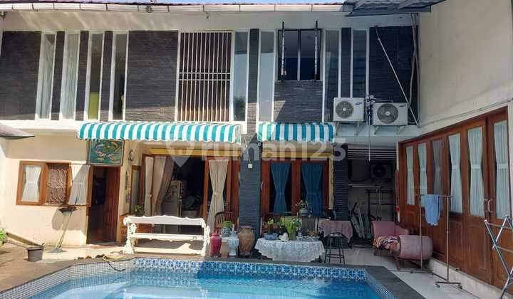 Rumah Minimalist dengan Kolam Renang di Perumahan Bintaro Sektor 3A