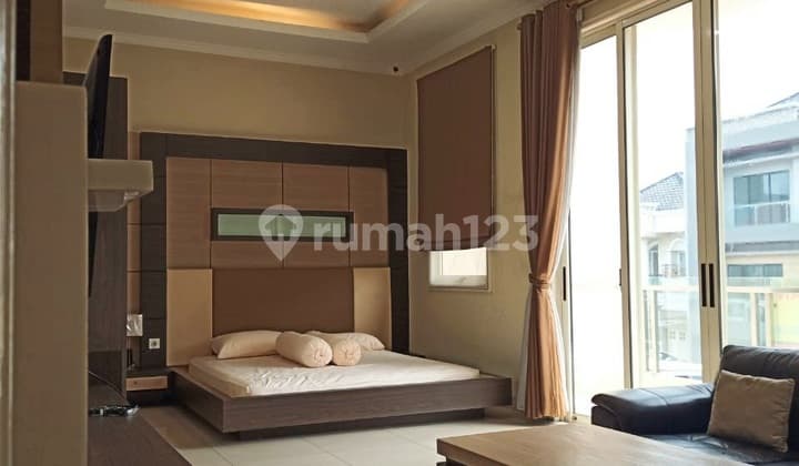 Rumah Scarlet Timur Gading Serpong Furnished