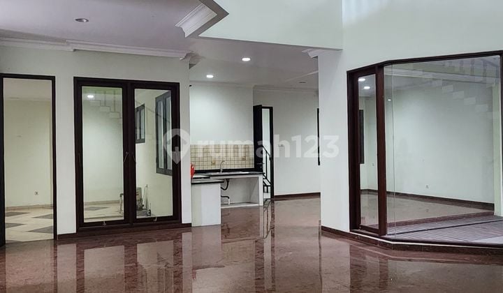 Rumah Taman Villa Meruya Bebas Banjir Carport 2-3 Mobil