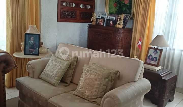 Dijual Villa Istana Bunga Bandung