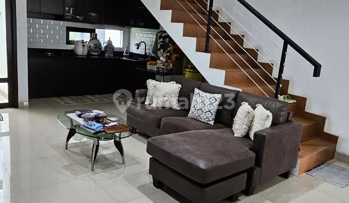 Disewakan Rumah Bagus Siap Huni Di Komplek Perumahan Elit Surya Sumantri Bandung