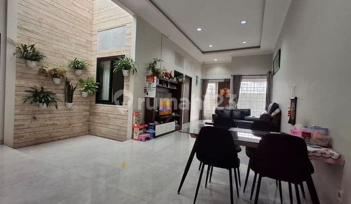 Dijual rumah cantik di pusat kota bandung