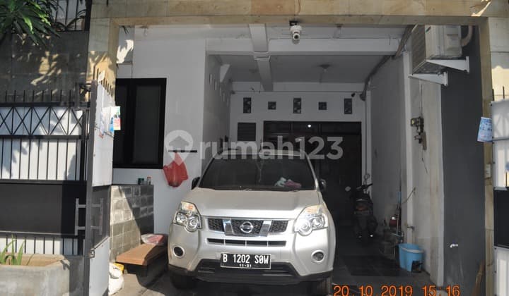 Rumah Siap Huni di Tomang