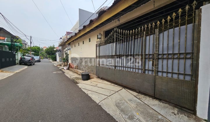 House in Tomang