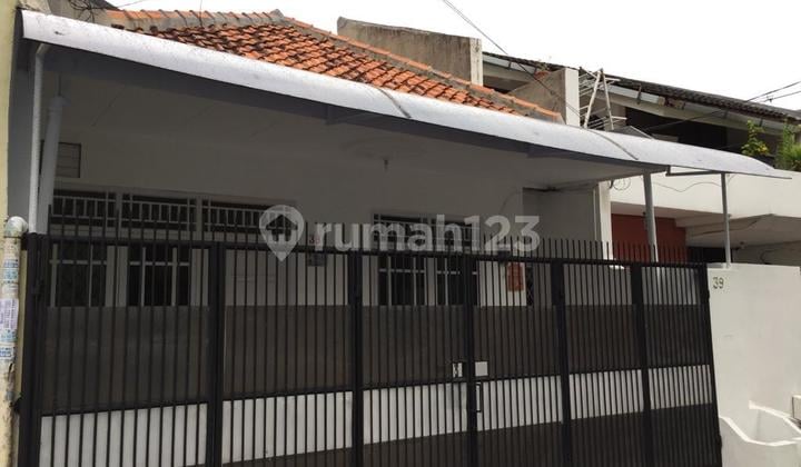 Rumah Siap Huni di Tomang