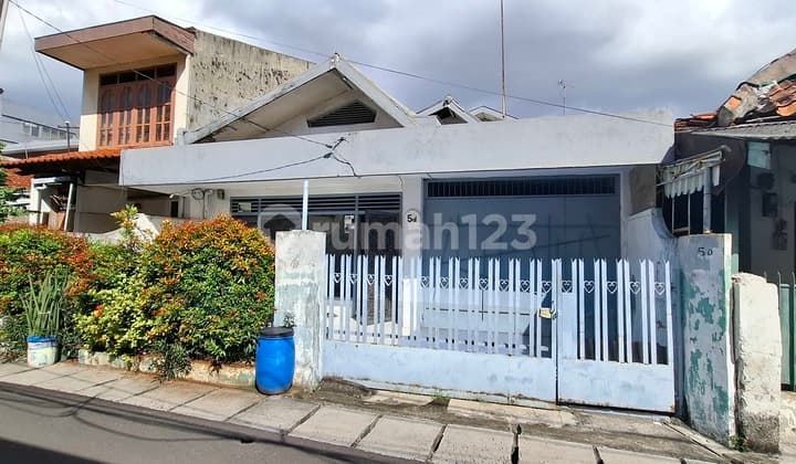 Rumah Tua Hitung Tanah Di Cideng