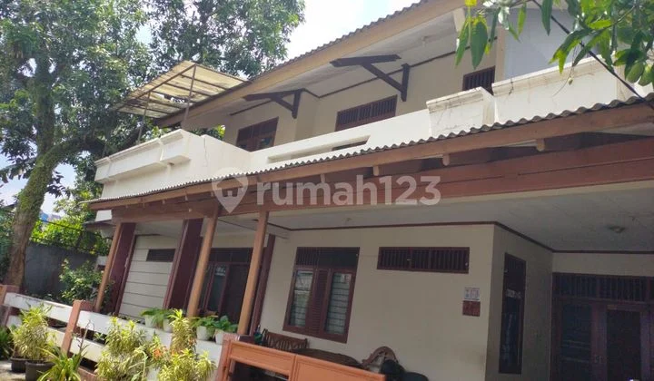 Dijual Rumah 2 Lantai Shm Butuh Renovasi Hadap Utara