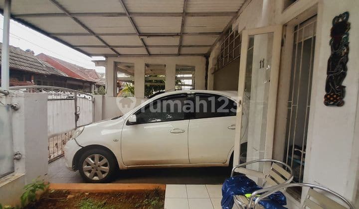 Rumah di Griya Cinere SHM Butuh Renovasi Timur