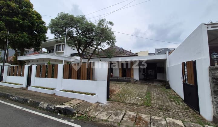 Luxury House for Sale on Jalan Cirebon Menteng, Central Jakarta