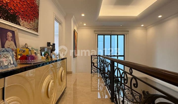 FOR SALE LUXURY HOUSE KEBAYORAN BARU SCBD AREA JALAN CIPAYUNG