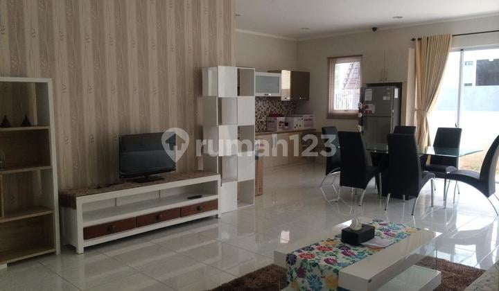 The BSD Park House in Neat Condition, Ready to Occupy, Exclusive Environment, Very Secure and Comfortable.