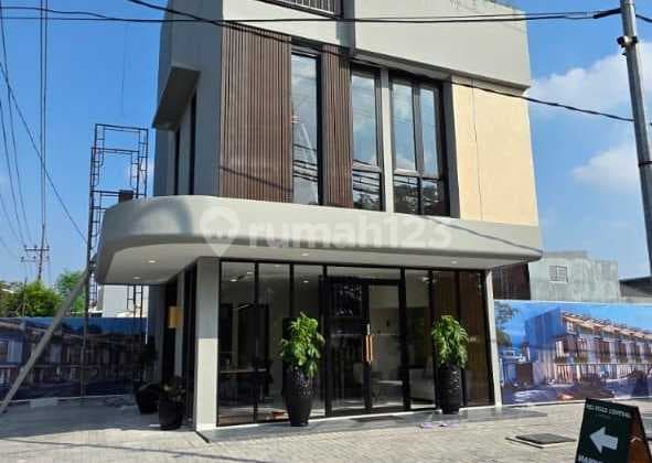 Exclusive Ruko Shophouse on Kembar Manyar Street, No Fees