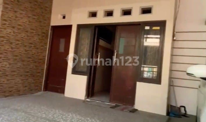 Dijual Rumah Poros Jalan Belakang Apartemen Suhat Malang