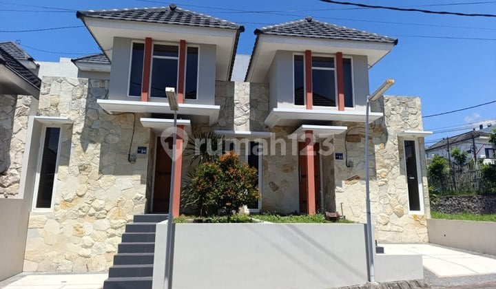 Dijual Villa Baru Tanah Luas Siap Huni di Kawasan Bns Kota Batu