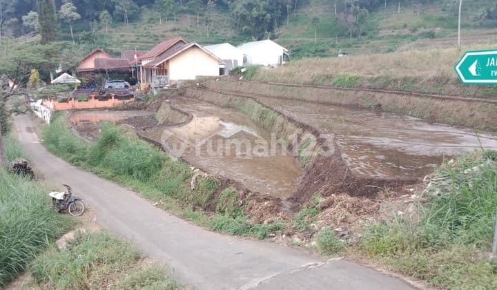 Dijual Cepat Tanah Poros Jalan di Gunungsari Bumiaji Harga Murah