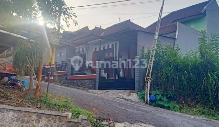 Dijual Cepat Rumah di Kota Batu, Suasana Asri dan Sejuk